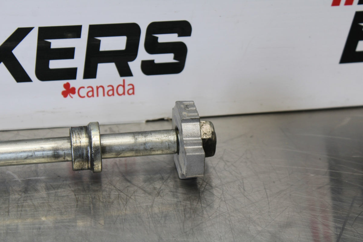 17-22 KTM 390 DUKE REAR AXLE BACK WHEEL RIM PIVOT BOLT AXEL BB180