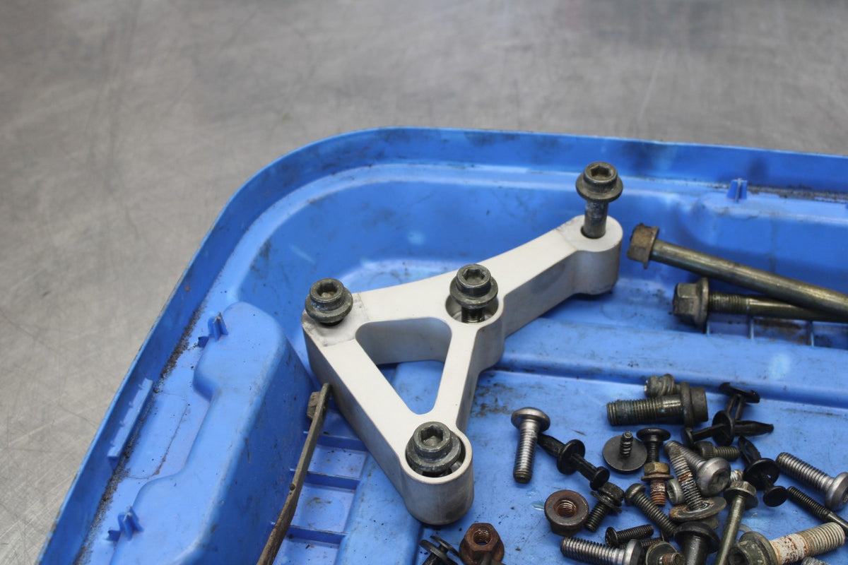 03-04 YAMAHA YZF R6S MOUNTING BOLTS HARDWARE SCREWS BB890