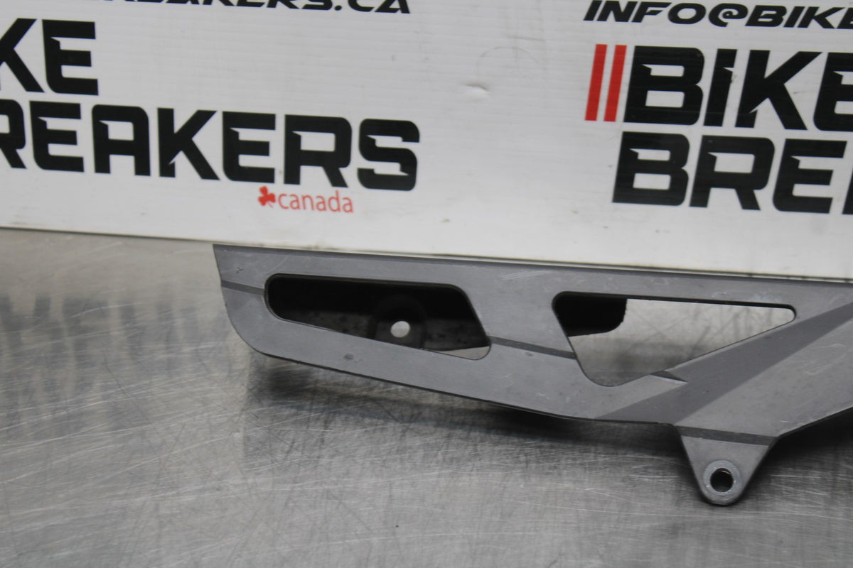 07 SUZUKI GSXR1000 REAR BACK DRIVE CHAIN GUARD COVER SHIELD BB770