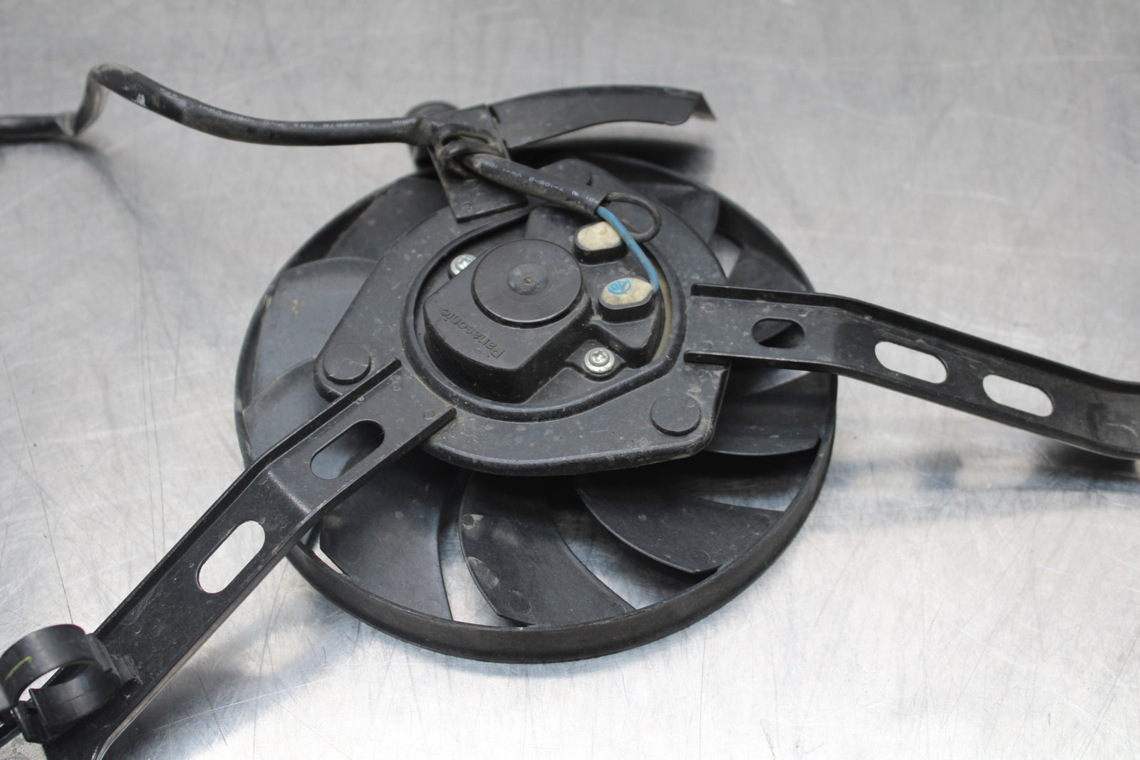 14-17 YAMAHA FZ07 ENGINE RADIATOR COOLING FAN BB162