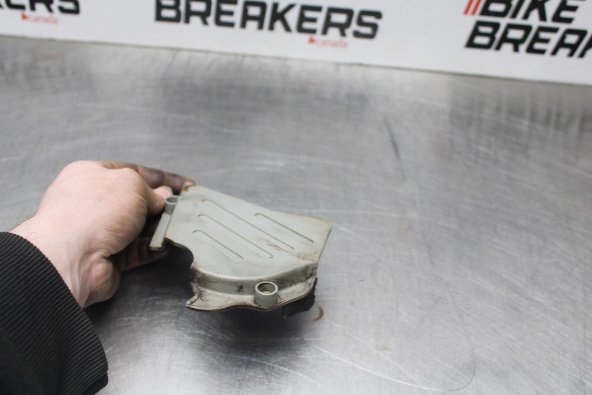 02 DUCATI MONSTER 620 ENGINE SPROCKET COVER BB851