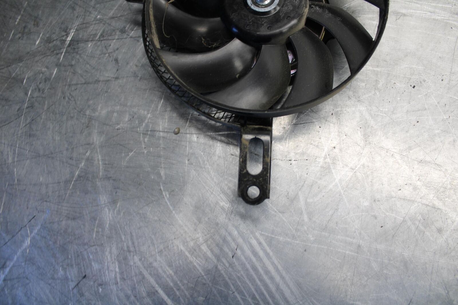 15-21 SUZUKI GSXR600 ENGINE RADIATOR COOLING FAN BB463