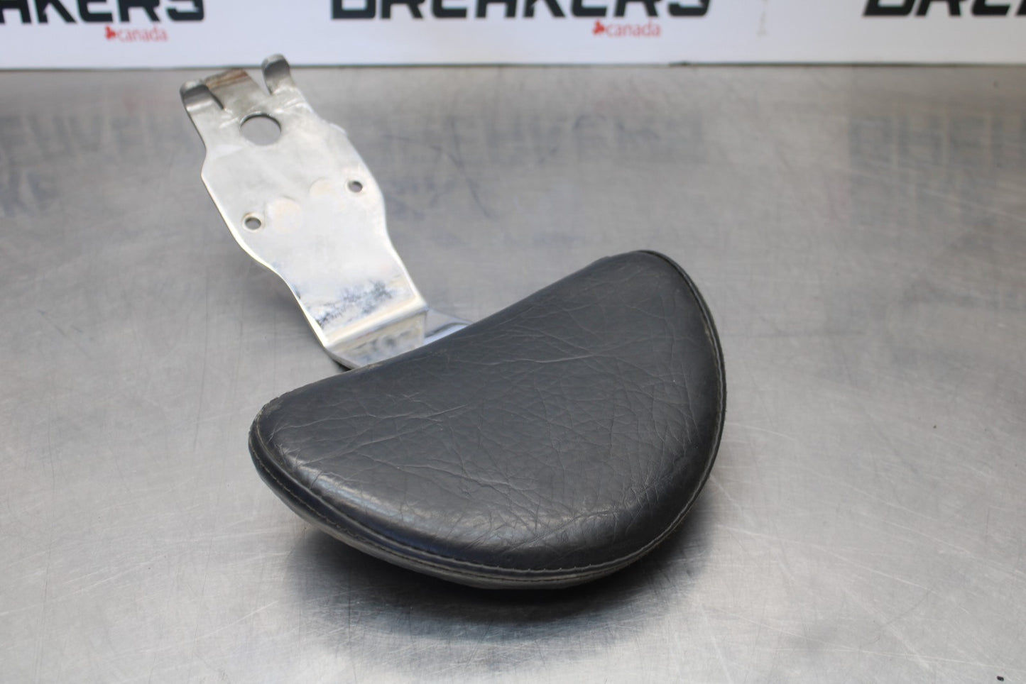 05-06 VICTORY KINGPIN DELUXE FRONT DRIVERS SEAT BACK REST BB195