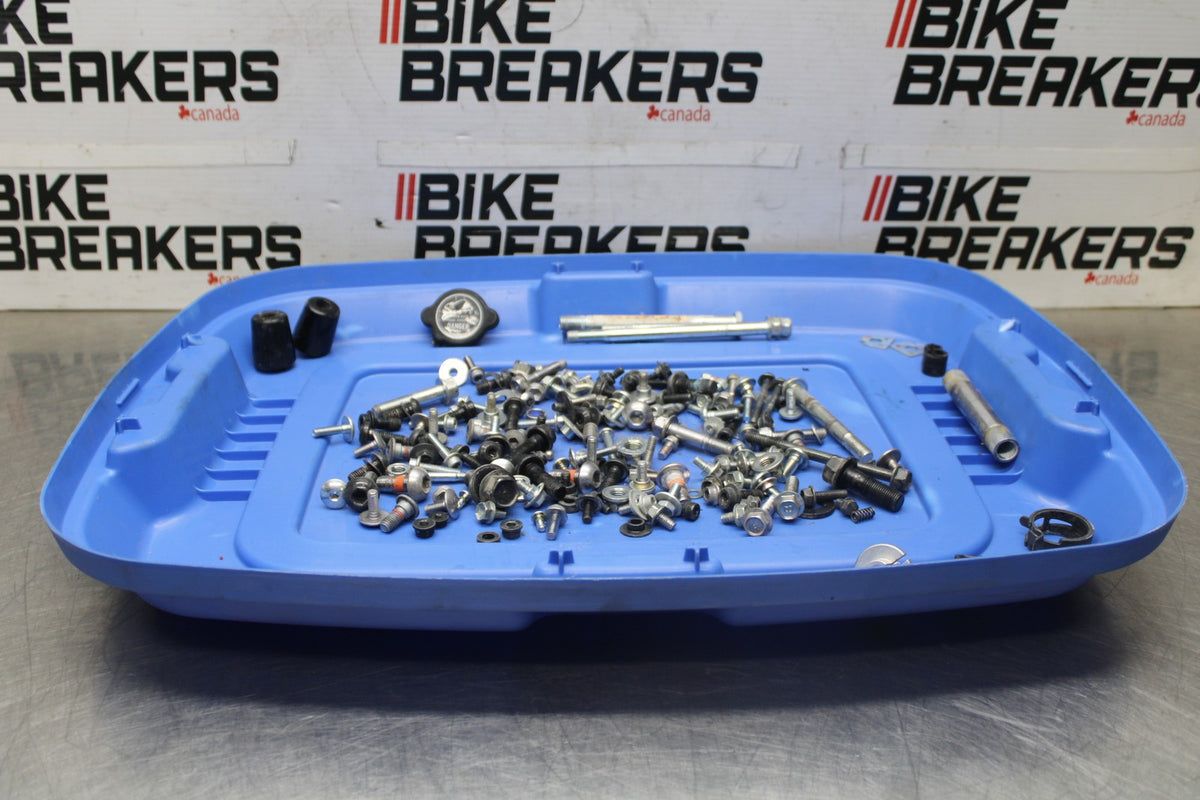 22-25 YAMAHA YZF R7 MOUNTING BOLTS HARDWARE SCREWS BB940