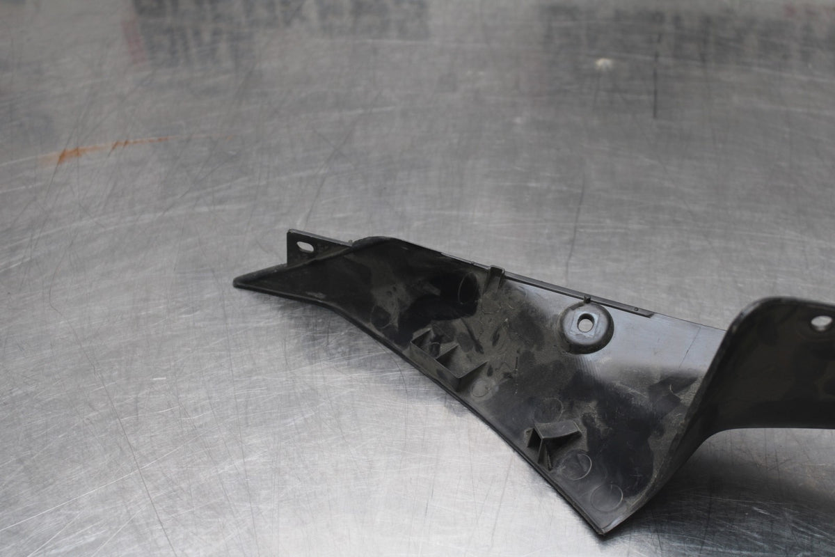 15-17 YAMAHA YZF R3 RIGHT FRONT UPPER FAIRING COWL PLASTIC BB651