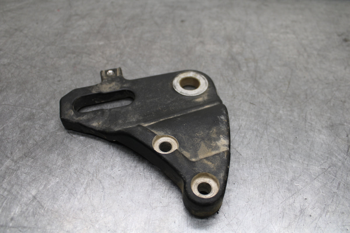 22-24 INDIAN CHIEF BOBBER DARK HORSE REAR BRAKE CALIPER HANGER MOUNTING  BB717