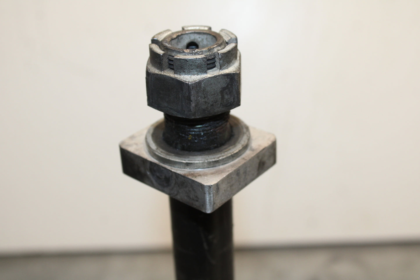 00-02 KAWASAKI NINJA ZX6R REAR AXLE BACK WHEEL RIM PIVOT BOLT AXEL BB750