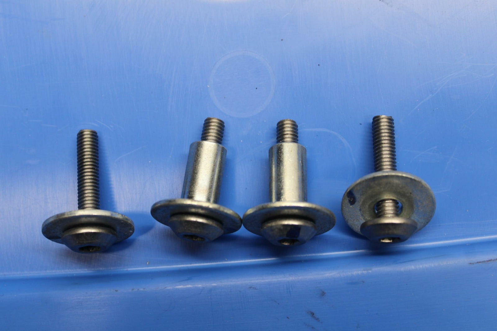 17-20 KAWASAKI NINJA 650 GAS TANK FUEL CELL PETROL RESERVOIR BOLTS SCREWS BB364