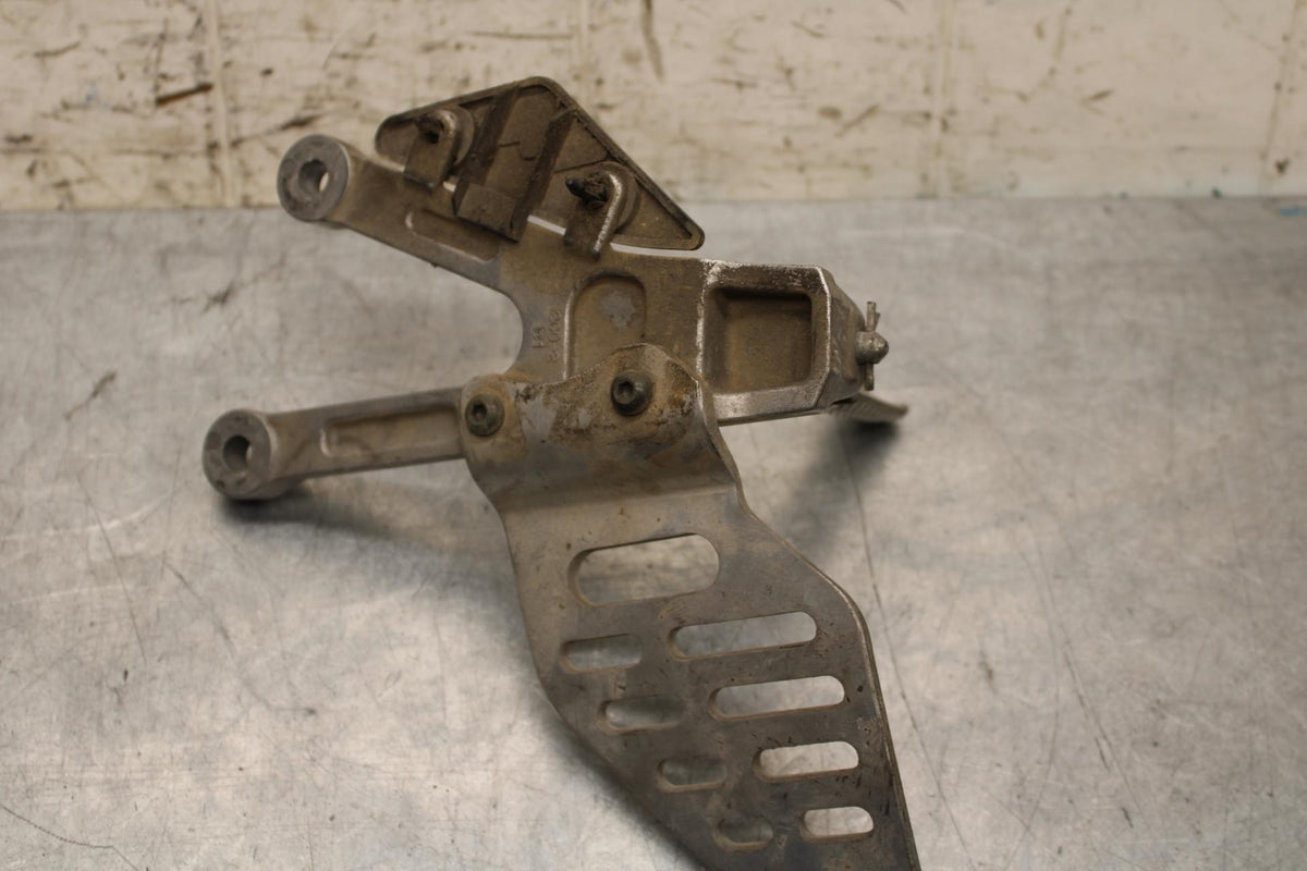 2006 Yamaha YZF R6 LEFT REARSET REAR SET DRIVER FOOT PEG REST STOP BB560