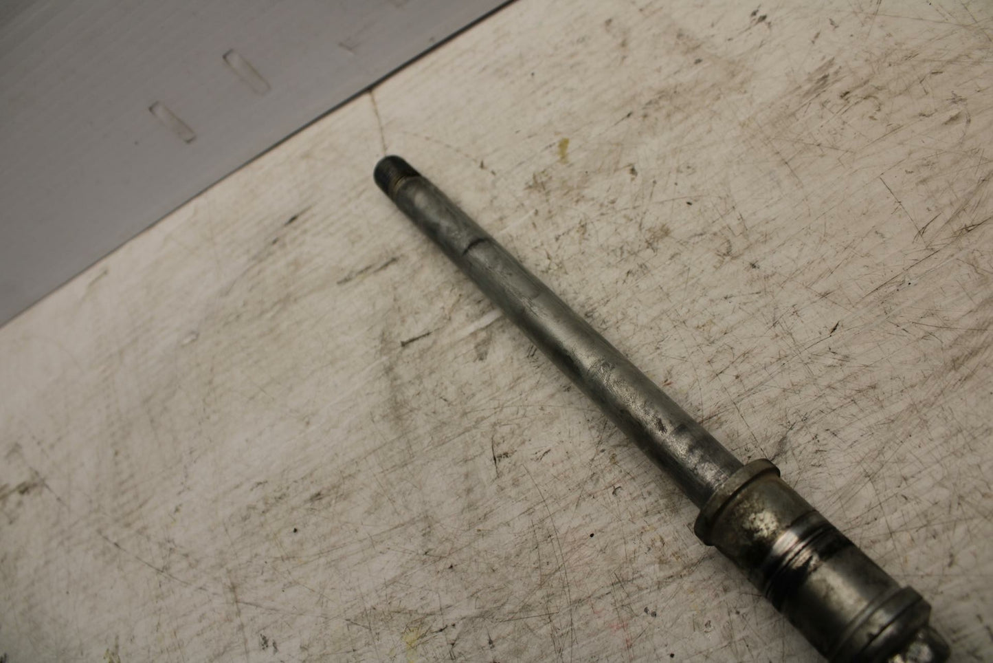 09 YAMAHA FZ6 FRONT WHEEL RIM AXLE PIVOT BOLT 4XV-25181-10-00 BB295