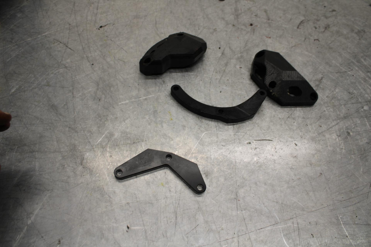 11-15 KAWASAKI ZX1000R ENGINE GAURD PROTECTOR BB445