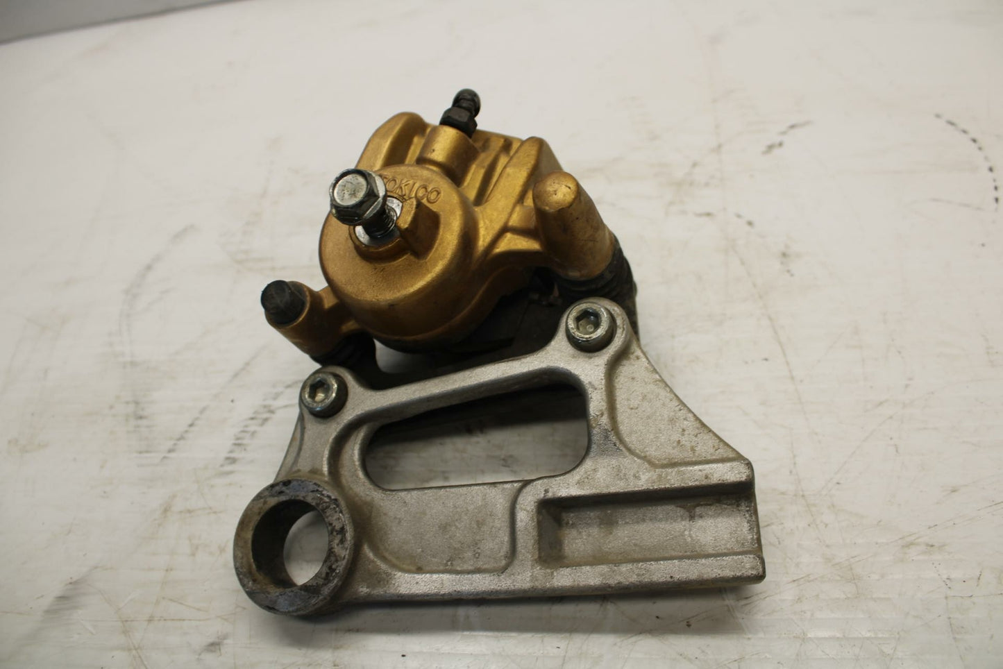 03 KAWASAKI NINJA ZX6RR ZX600K REAR BACK BRAKE CALIPER W MOUNT BRACKET BB264