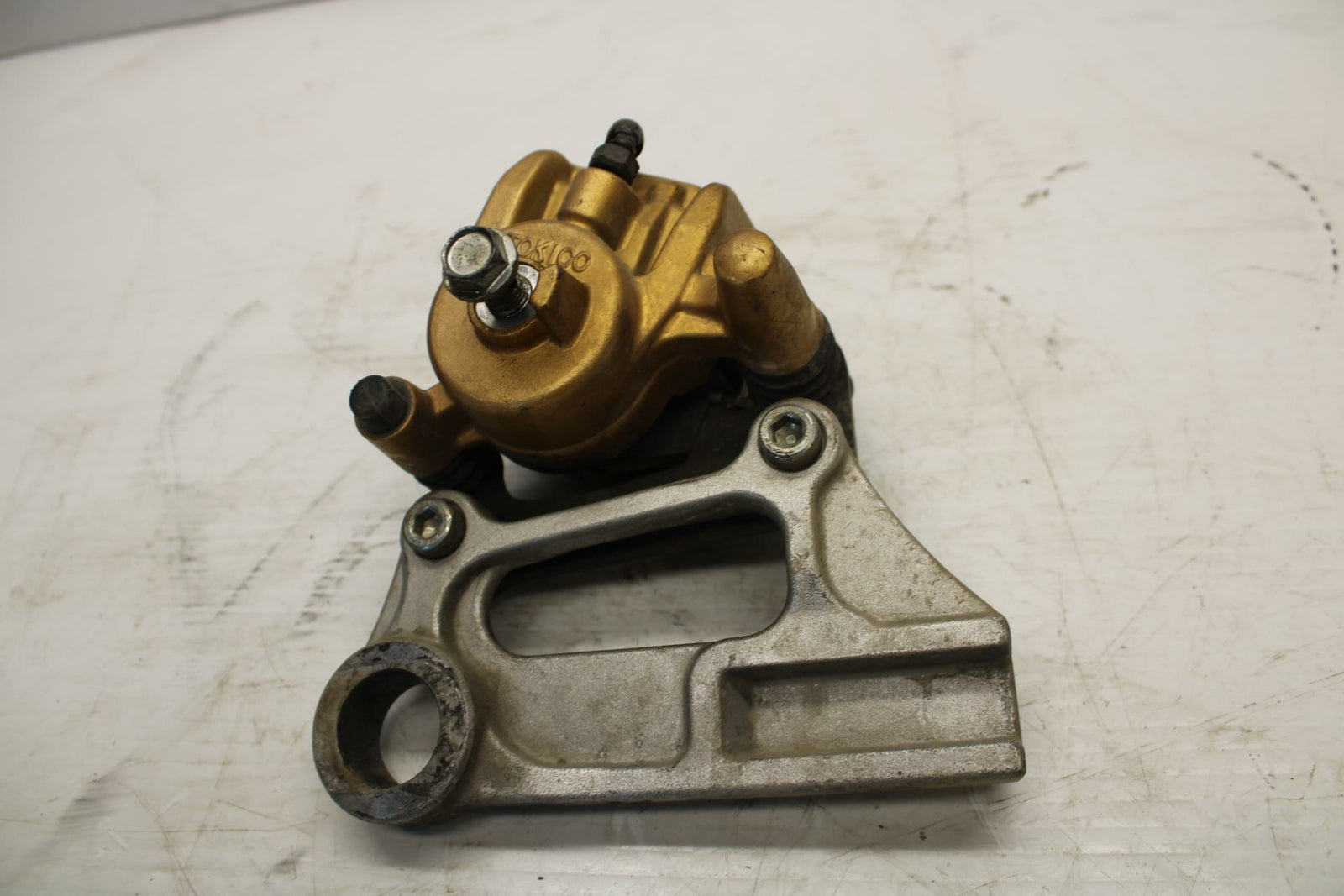 03 KAWASAKI NINJA ZX6RR ZX600K REAR BACK BRAKE CALIPER W MOUNT BRACKET BB264