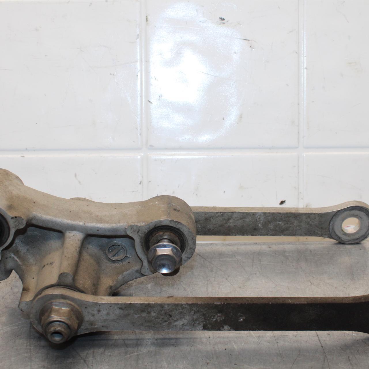 2011 Kawasaki Ninja ZX6R ZX600R REAR DOGBONE SHOCK LINKAGE LINK 39007-0006 BB587