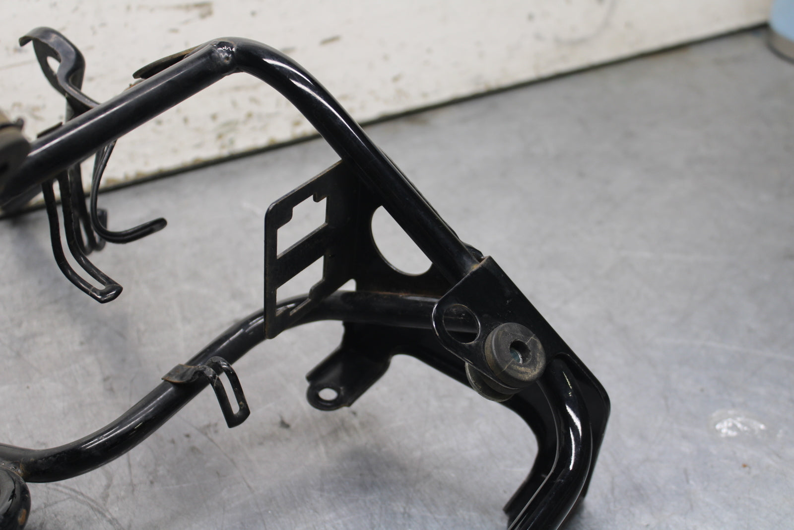 84 HONDA INTERCEPTOR 750 VF750F UPPER FAIRING MIRROR GAUGES STAY BRACKET BB108