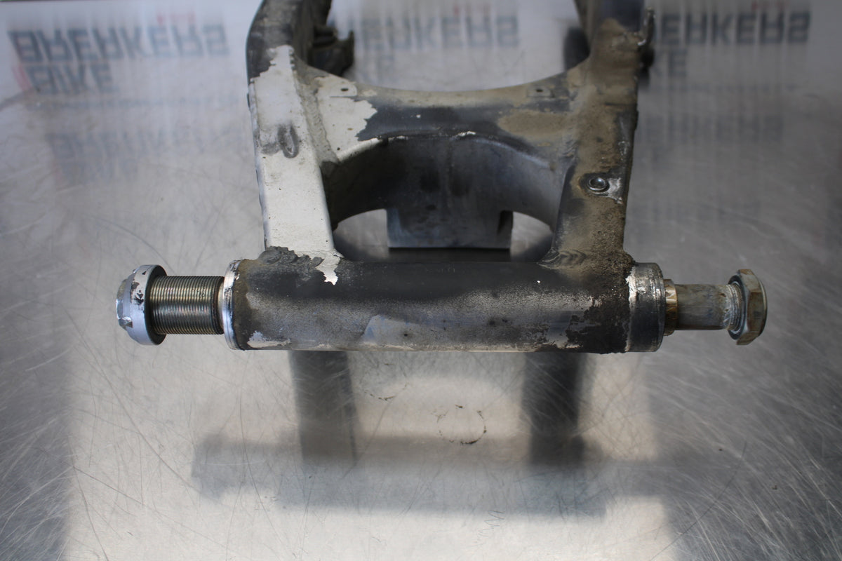 01-03 SUZUKI GSXR600 REAR SWINGARM BACK SUSPENSION SWING ARM BB145