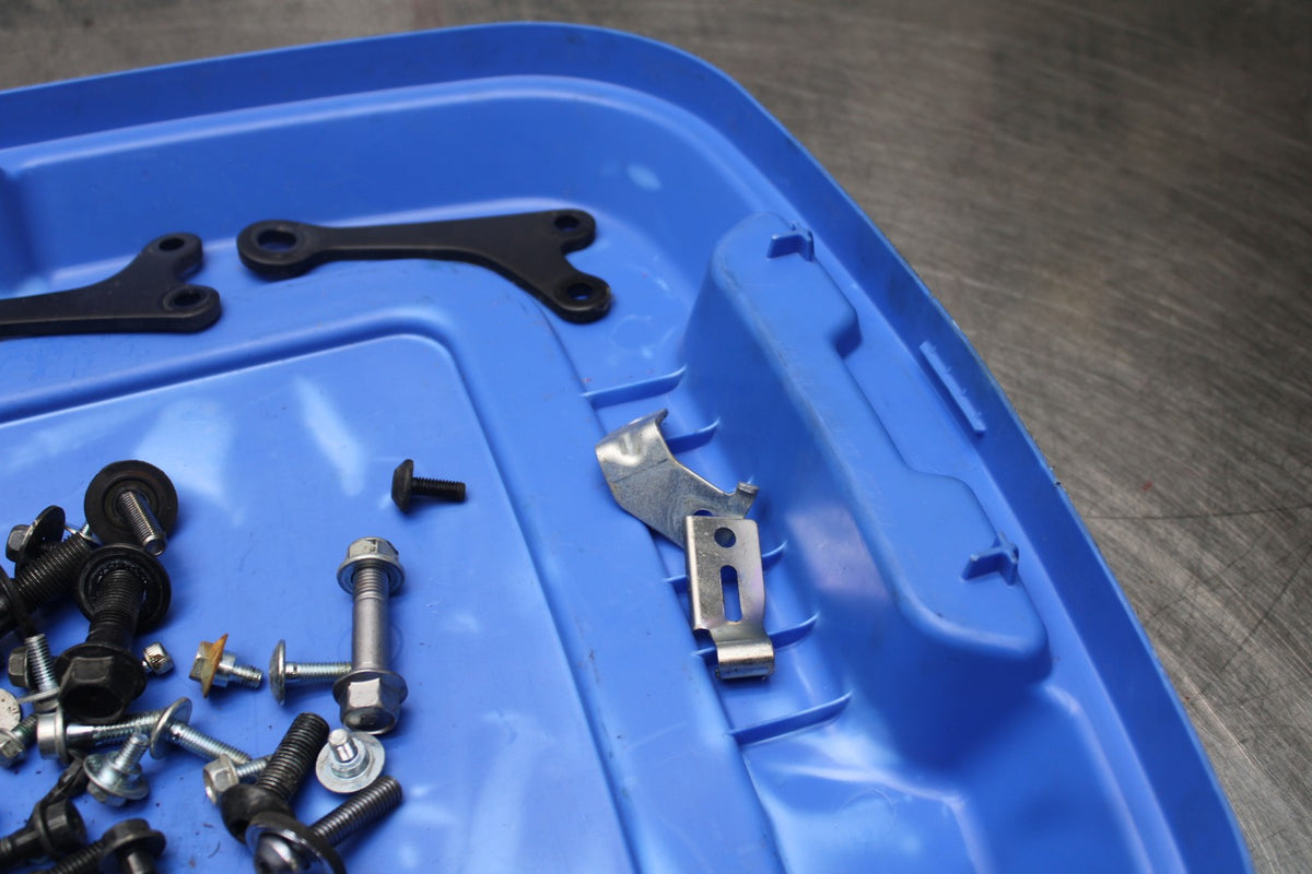 14-17 YAMAHA FZ07 MOUNTING BOLTS HARDWARE MOTOR SCREWS BB766