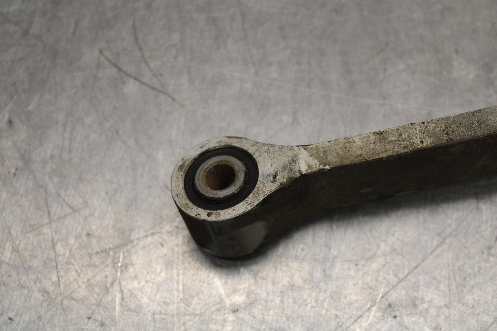03-05 YAMAHA YZF R6  REAR DOGBONE SHOCK LINKAGE LINK BB751