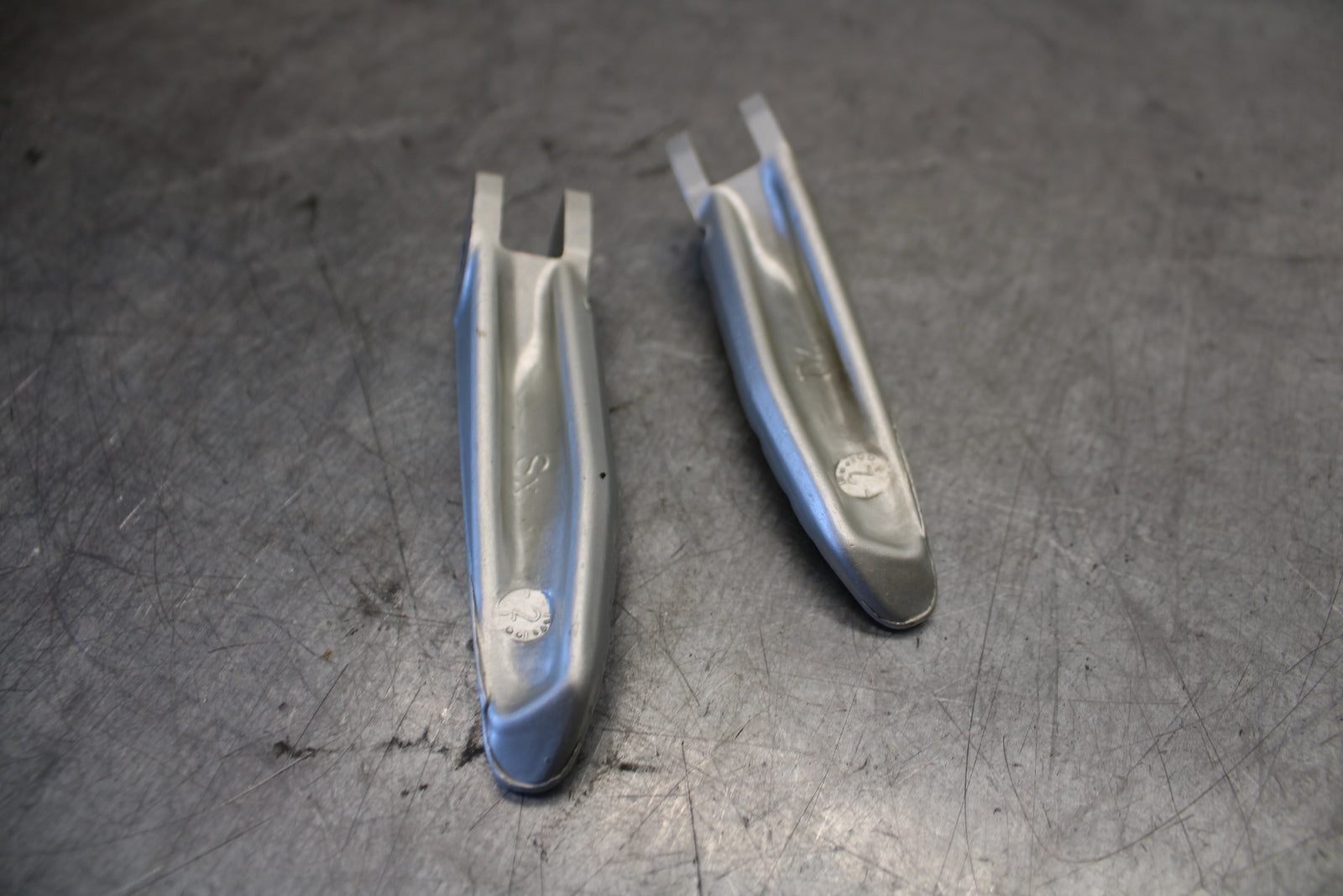 07-08 DUCATI 1098 FRONT FOOT RESTS PEGS STEPS SET PAIR BB699