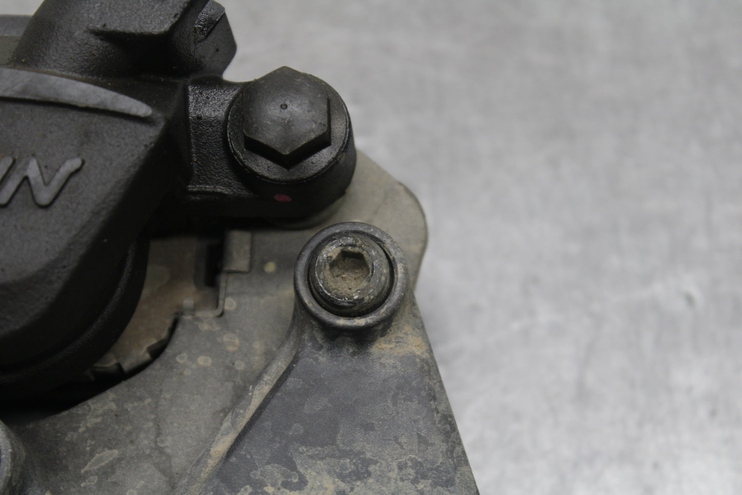 16-17 KAWASAKI VULCAN S 650 EN650 ABS REAR BRAKE CALIPER W MOUNT BRACKET  BB731