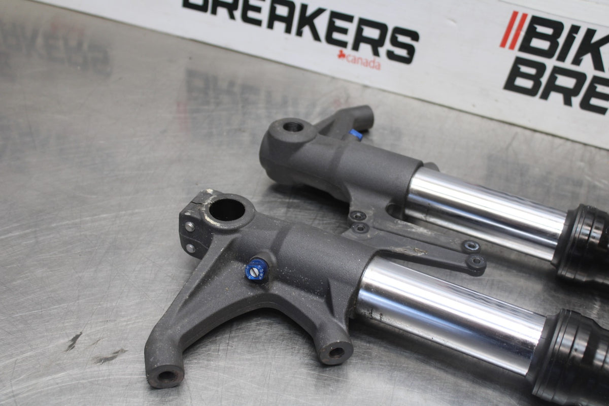 12 TRIUMPH STREET TRIPLE R FRONT FORKS SHOCK SUSPENSION SET PAIR BB914
