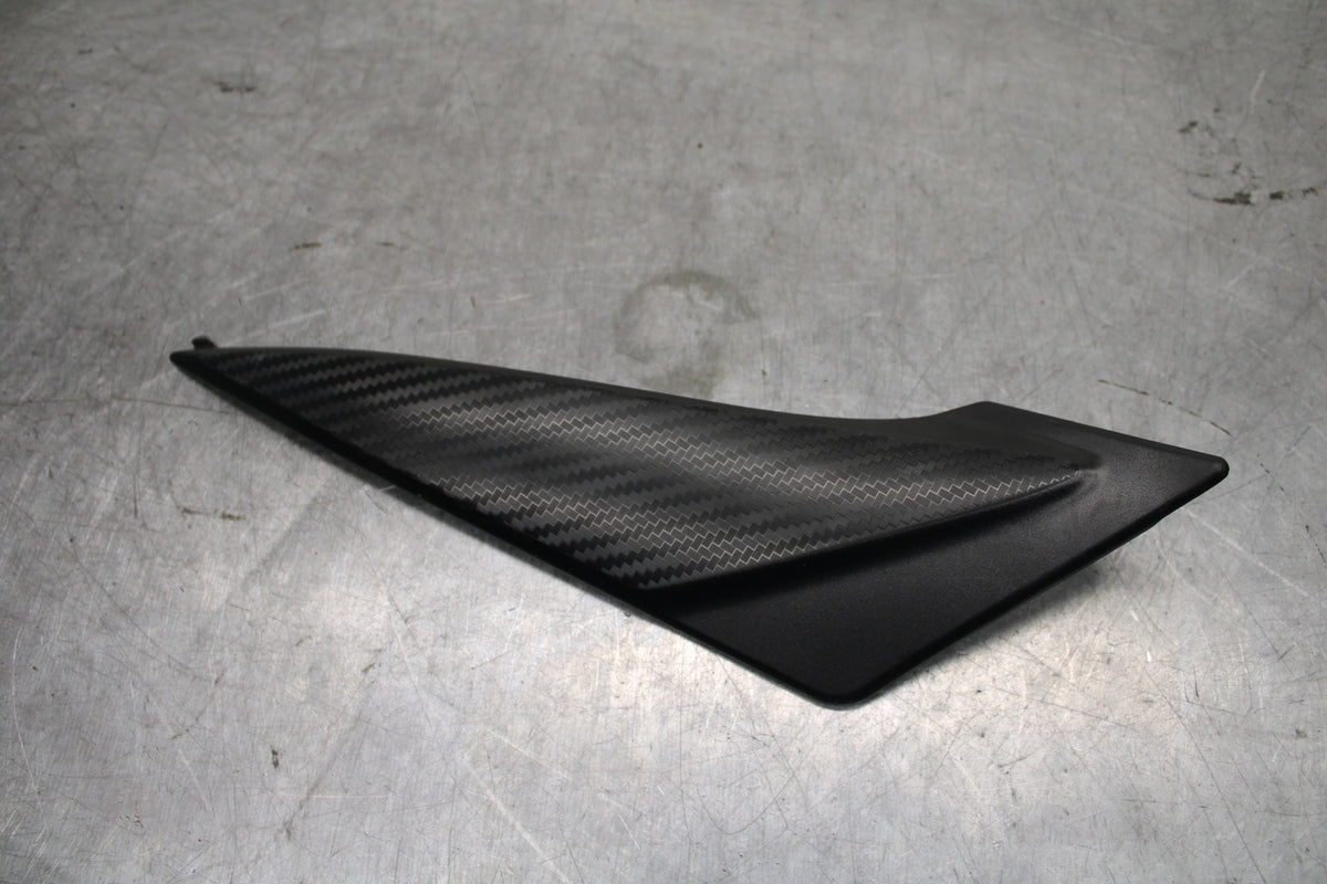 11-24 SUZUKI GSXR750 LEFT GAS TANK FUEL PANEL COVER TRIM COWL  44180-14J00 BB714