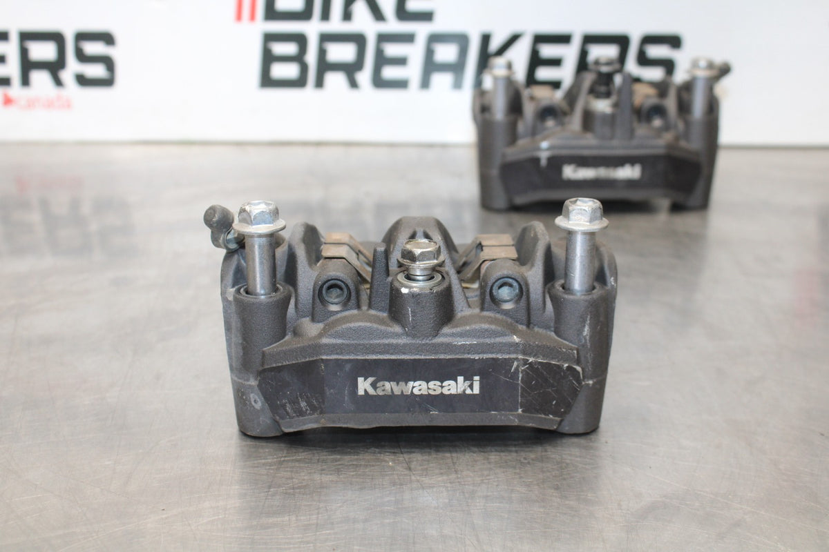 23-26 KAWASAKI NINJA ZX4RR RIGHT LEFT FRONT BRAKE CALIPER SET PAIR BB872