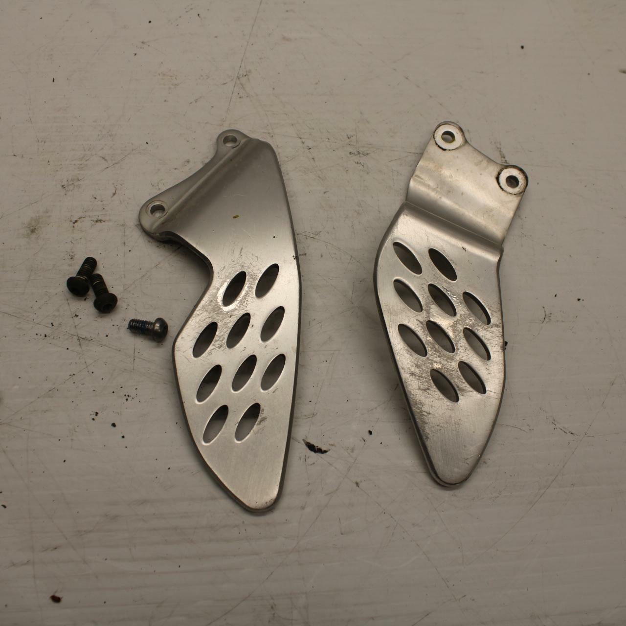 06 YAMAHA YZF R1  REARSET REAR SET HEEL GUARD COVER  BB282