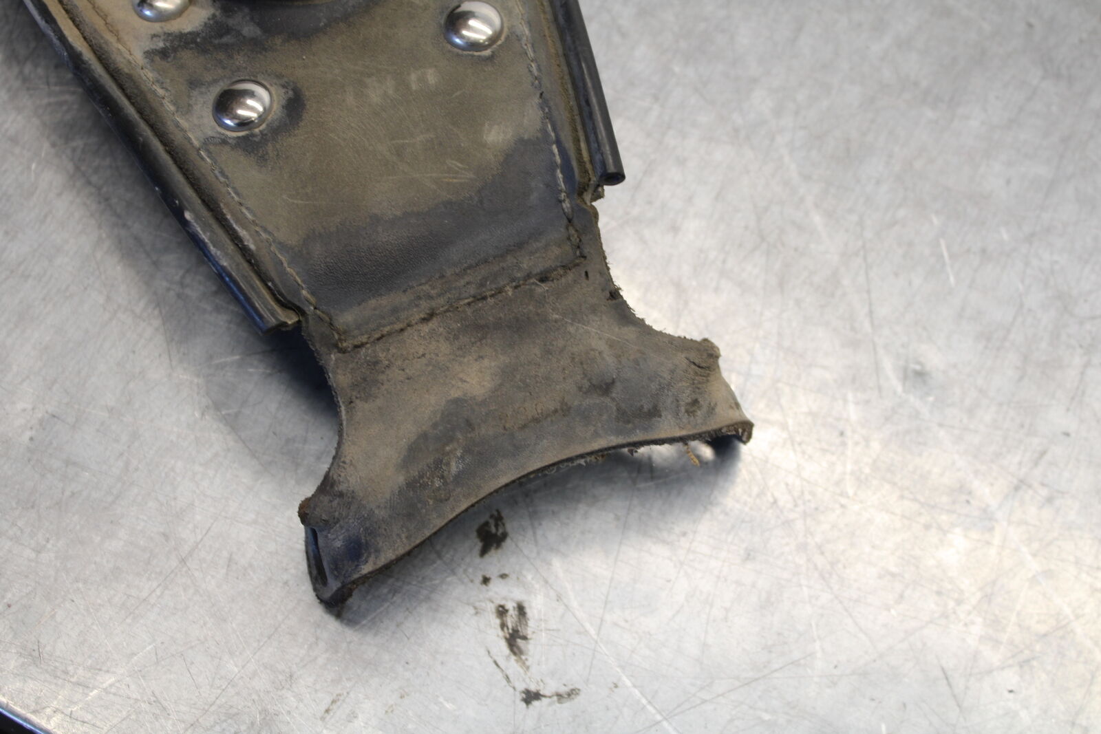 02-04 HONDA VTX1800S GAS TANK FUEL CELL BELT BB712