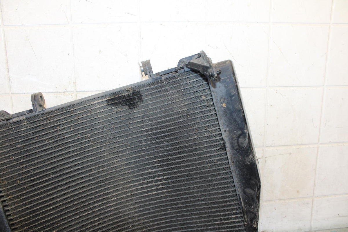 2007 Honda CBR600RR ENGINE RADIATOR MOTOR COOLER  RADIATER 19010-MFJ-305  BB536