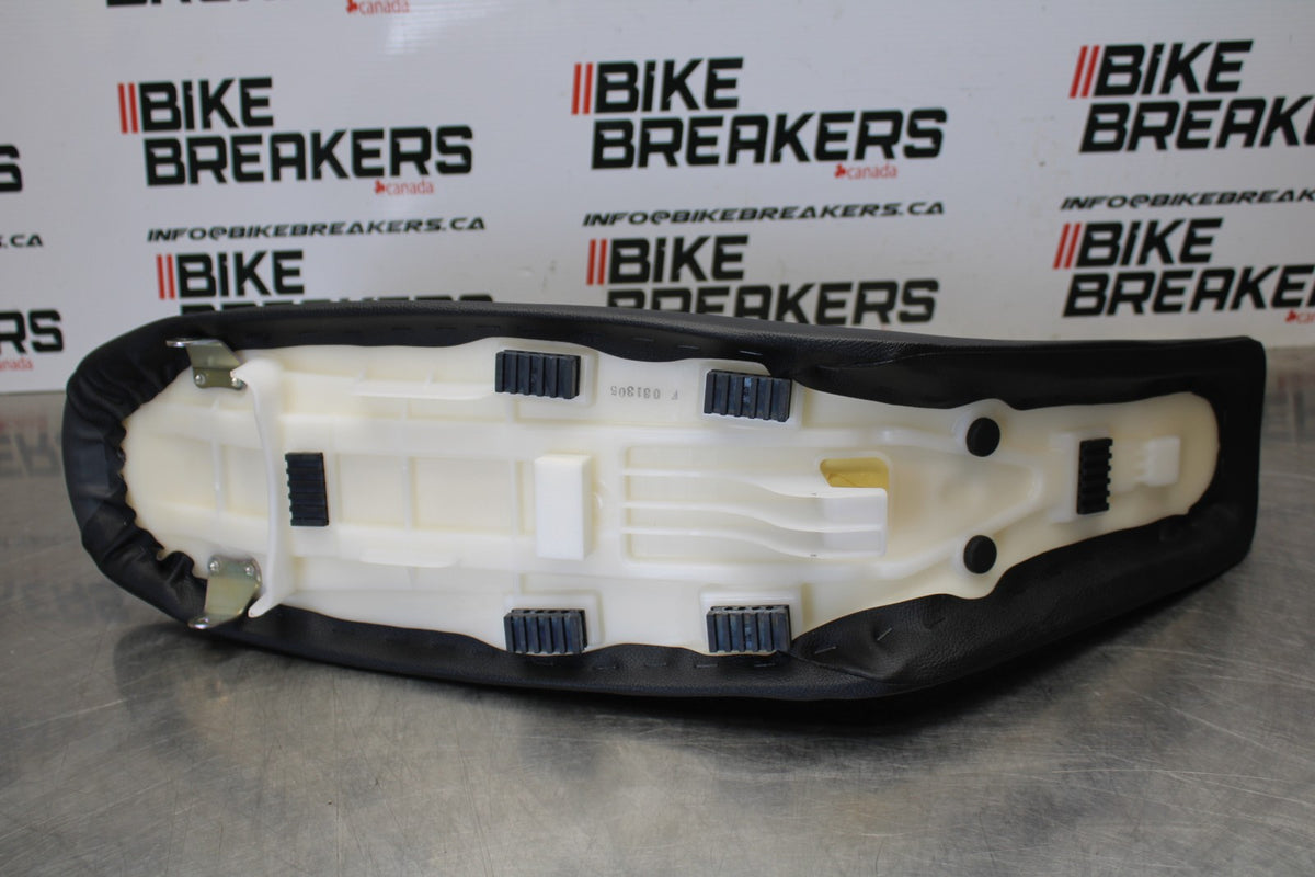 08-23 SUZUKI DRZ400S FRONT REAR SEAT SADDLE NEW TAKE OFF BB00