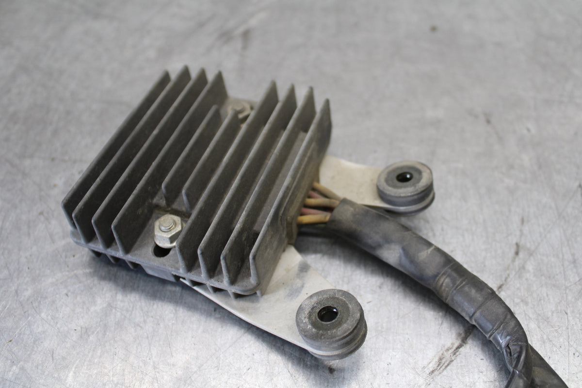 05-06 HONDA CBR600RR RECTIFIER VOLTAGE REGULATOR BB727