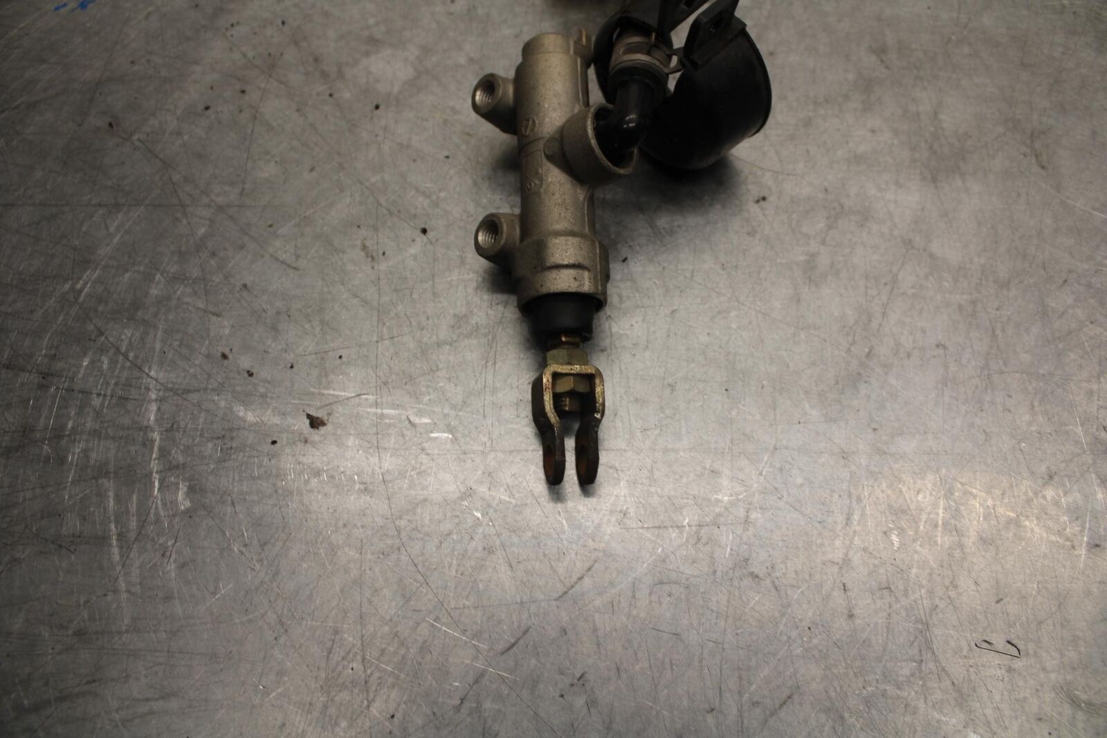 2003 Kawasaki Z1000 REAR BACK BRAKE MASTER CYLINDER W RESERVOIR 43015-1706 BB35