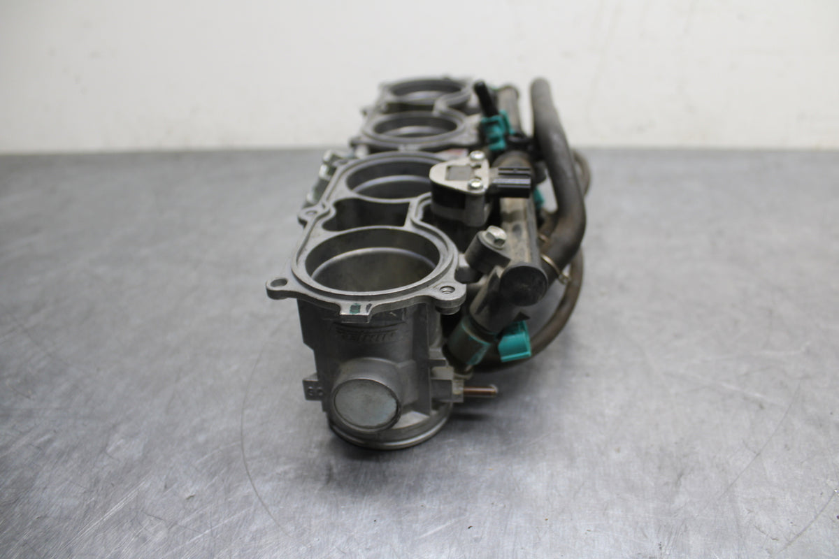 10-11 HONDA CBR1000RR MAIN FUEL INJECTORS / THROTTLE BODIES BB128