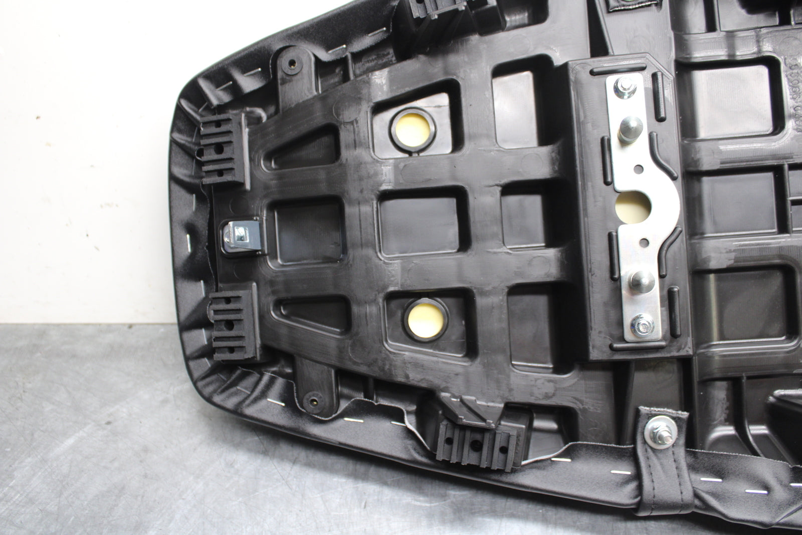 12-25 KAWASAKI NINJA ZX14R NEW!! FRONT REAR SEAT SADDLE BB757