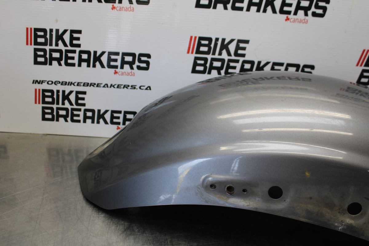 05 TRIUMPH ROCKET III REAR BACK WHEEL FENDER MUD GUARD BB186