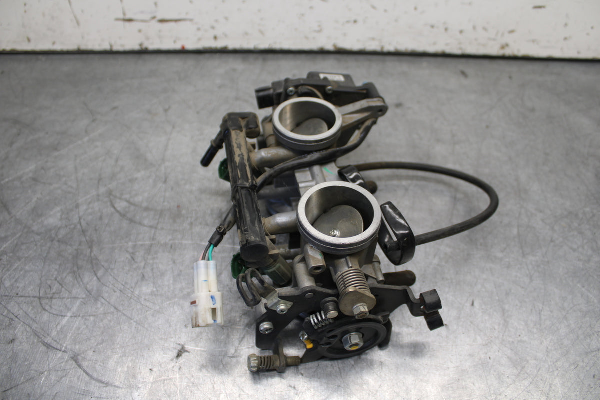 12-17 KAWASAKI ER-6N Z650 MAIN FUEL INJECTORS / THROTTLE BODIES BB709