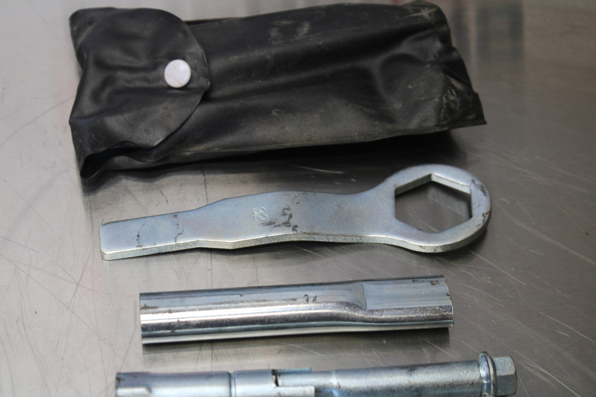 07 KAWASAKI Z1000 STOCK TOOLS OEM TOOL BAG KIT SET BB148