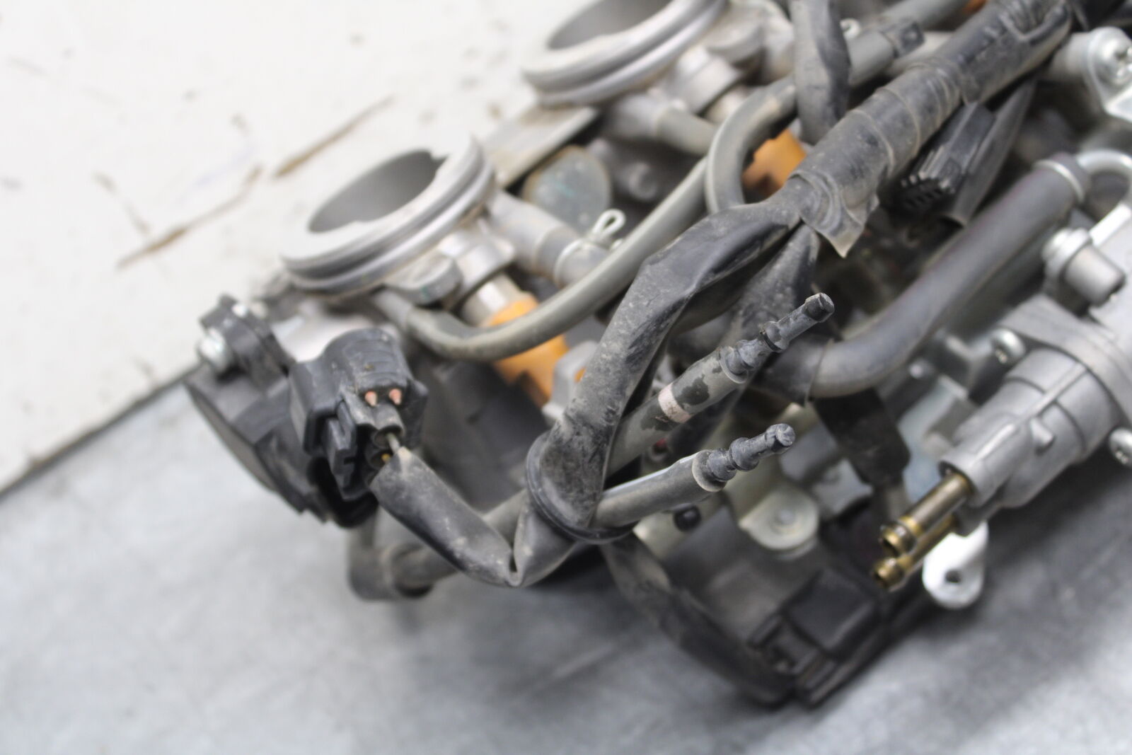 09-15 YAMAHA FZ6R MAIN FUEL INJECTORS / THROTTLE BODIES 20S-13750-00-00 BB686
