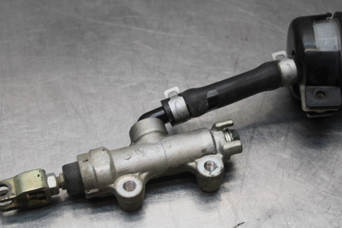 06 KAWASAKI Z750 REAR BACK BRAKE MASTER CYLINDER W RESERVOIR BB837