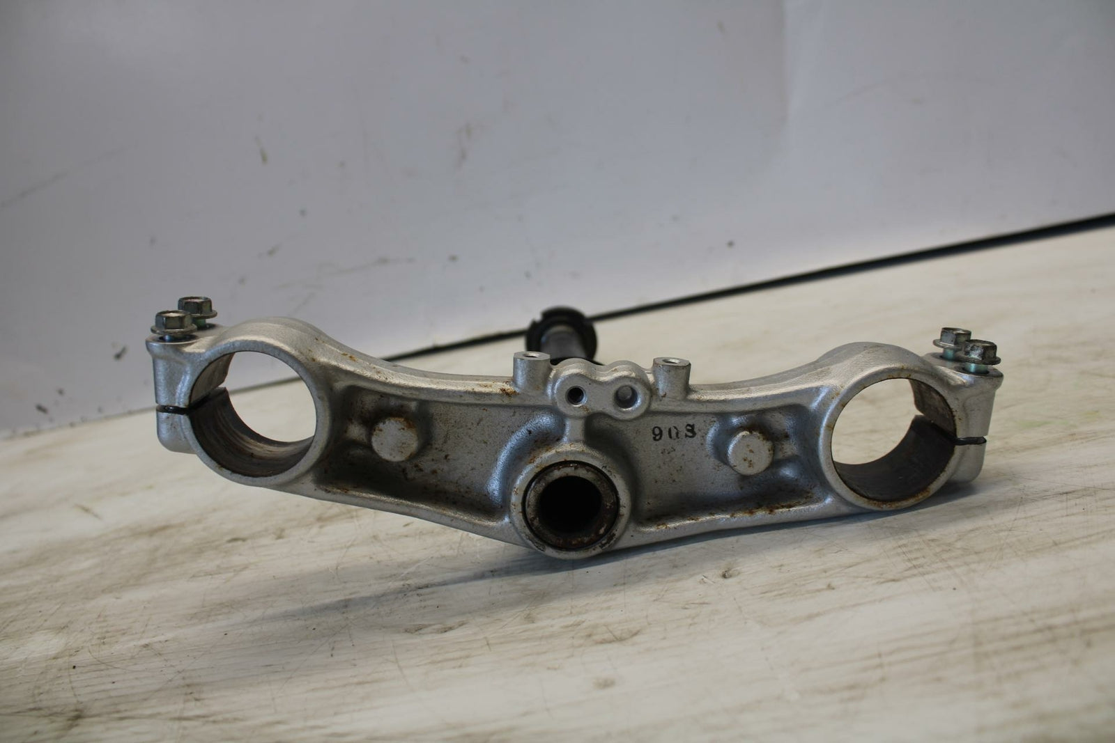 07-12 SUZUKI BANDIT 650F FRONT FORKS CLAMP LOWER TRIPLE TREE STEM BB280