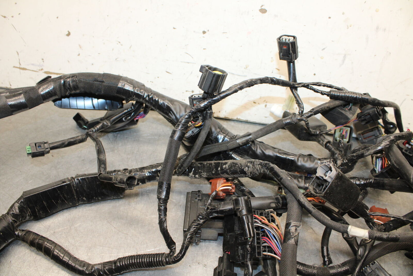 16 KAWASAKI NINJA ZX10R MAIN ENGINE WIRING HARNESS 26031-2117  BB650