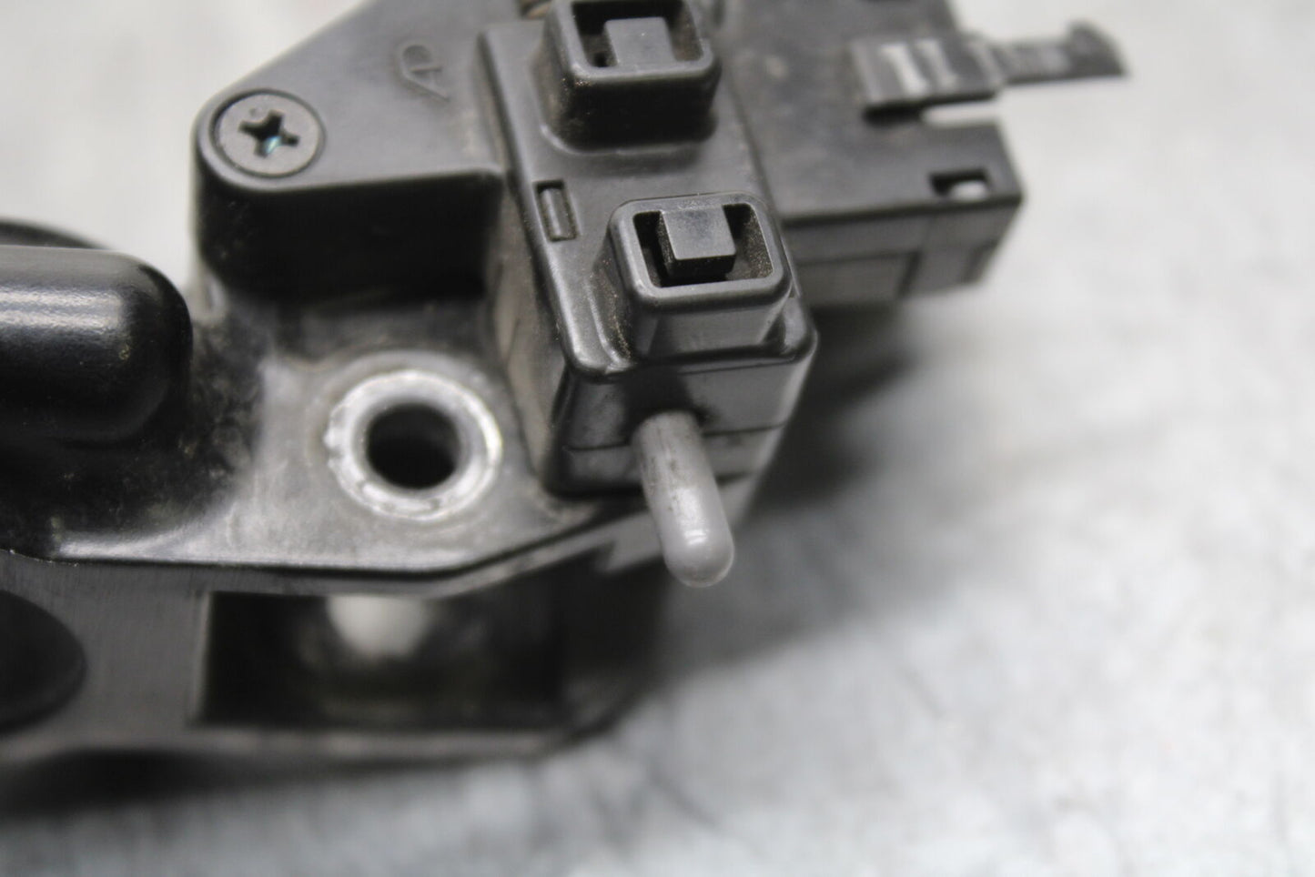 13-18 KAWASAKI NINJA ZX6R CLUTCH LEVER PERCH MOUNT BRACKET BB666