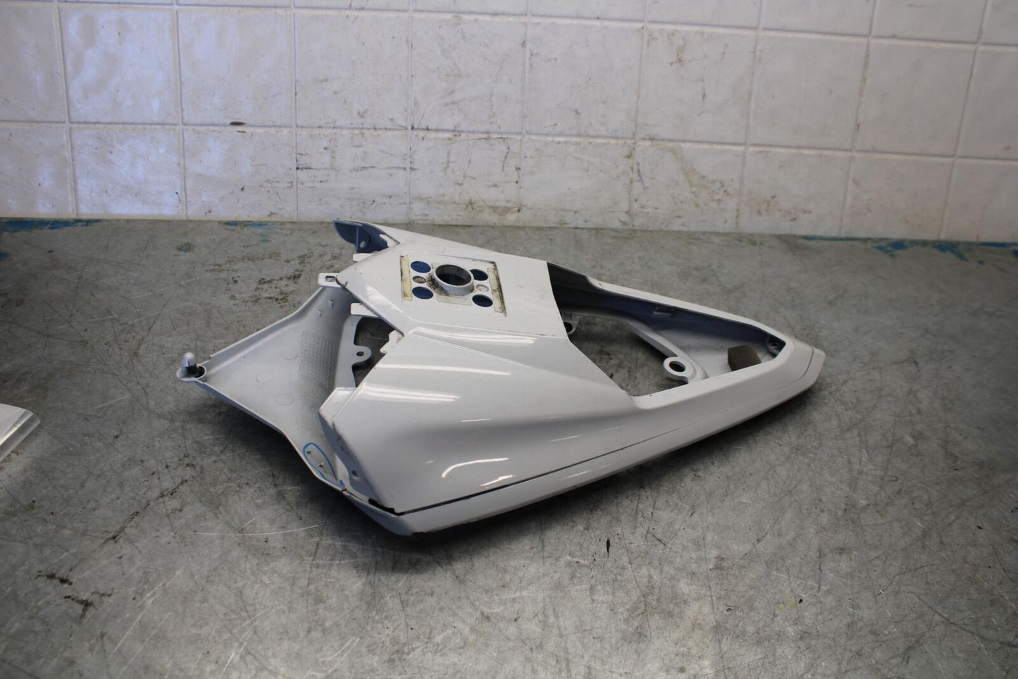 08-16 YAMAHA YZF R6 REAR BACK TAIL FAIRING COWL SHROUD BB431