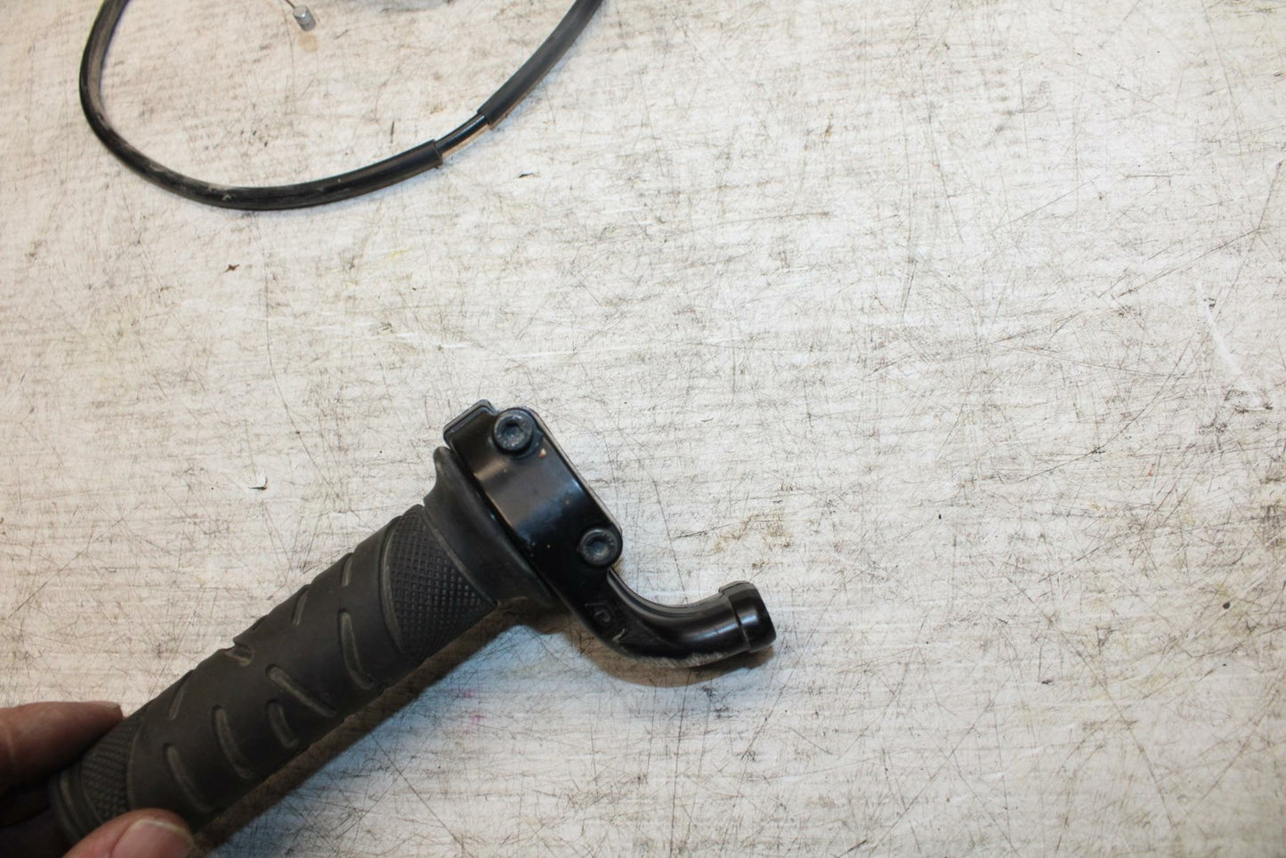 20-21 YAMAHA XSR900 THROTTLE CABLE LINE HOUSING GUIDE BB372