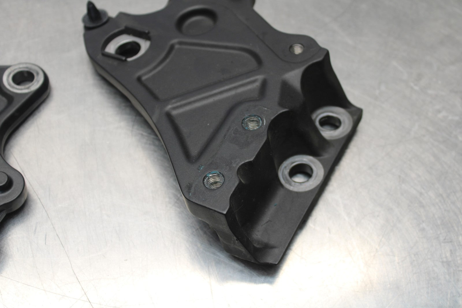 23-24 YAMAHA MT-07 FRAME REARSET REAR SET BRACKETS MOUNTS BB194
