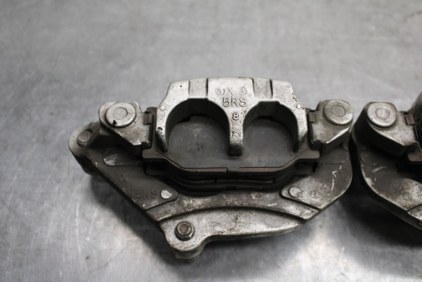 14-15 YAMAHA V STAR 1300 XVS1300CT TOURER FRONT BRAKE CALIPER SET BB722