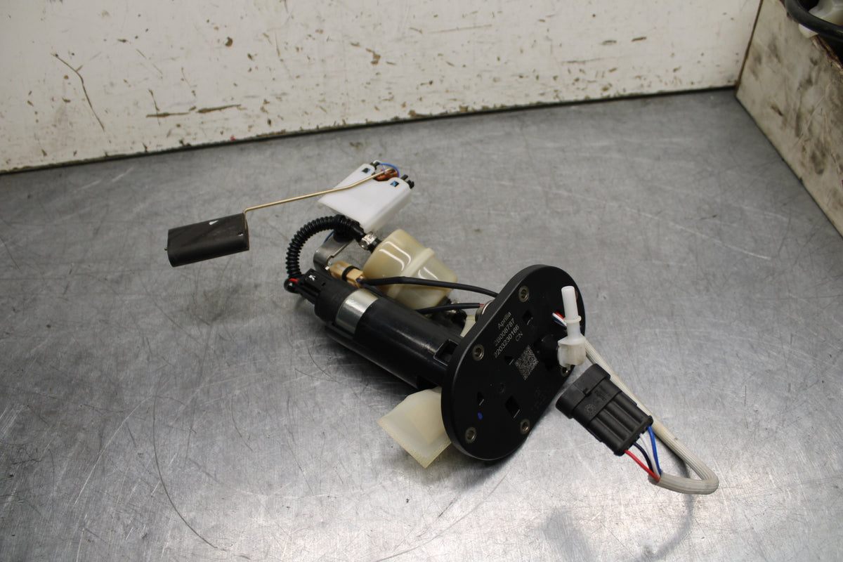 21-24 APRILIA TUONO 660 FACTORY FUEL PUMP GAS PETROL SENDER UNIT BB733