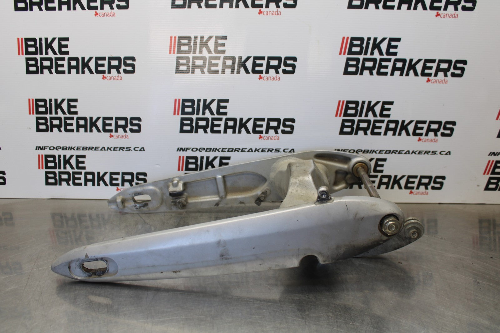 05-06 VICTORY KINGPIN DELUXE REAR SWINGARM SUSPENSION ARM BB195
