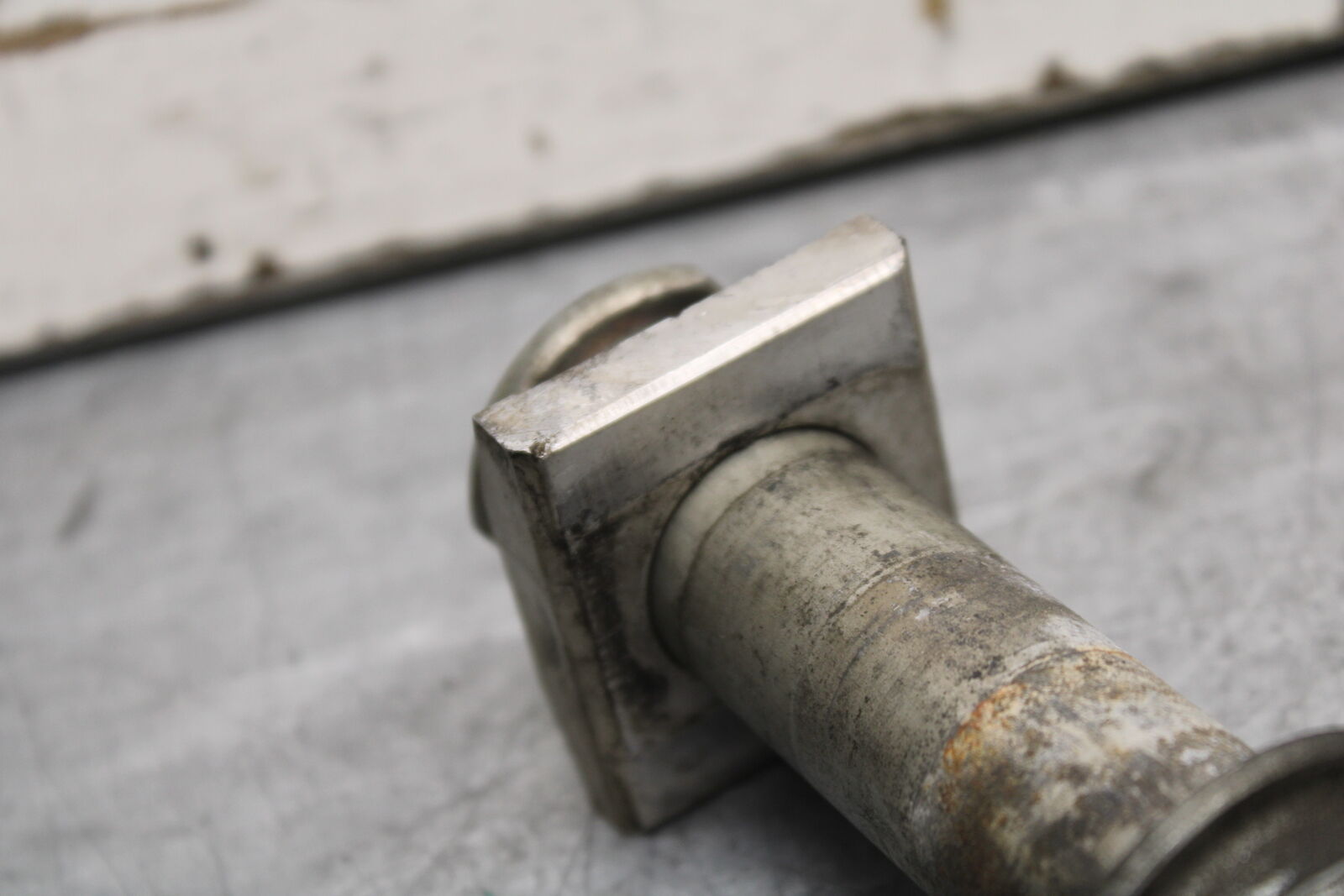 13-18 KAWASAKI NINJA ZX6R REAR AXLE BACK RIM PIVOT BOLT AXEL 41068-0613 BB666